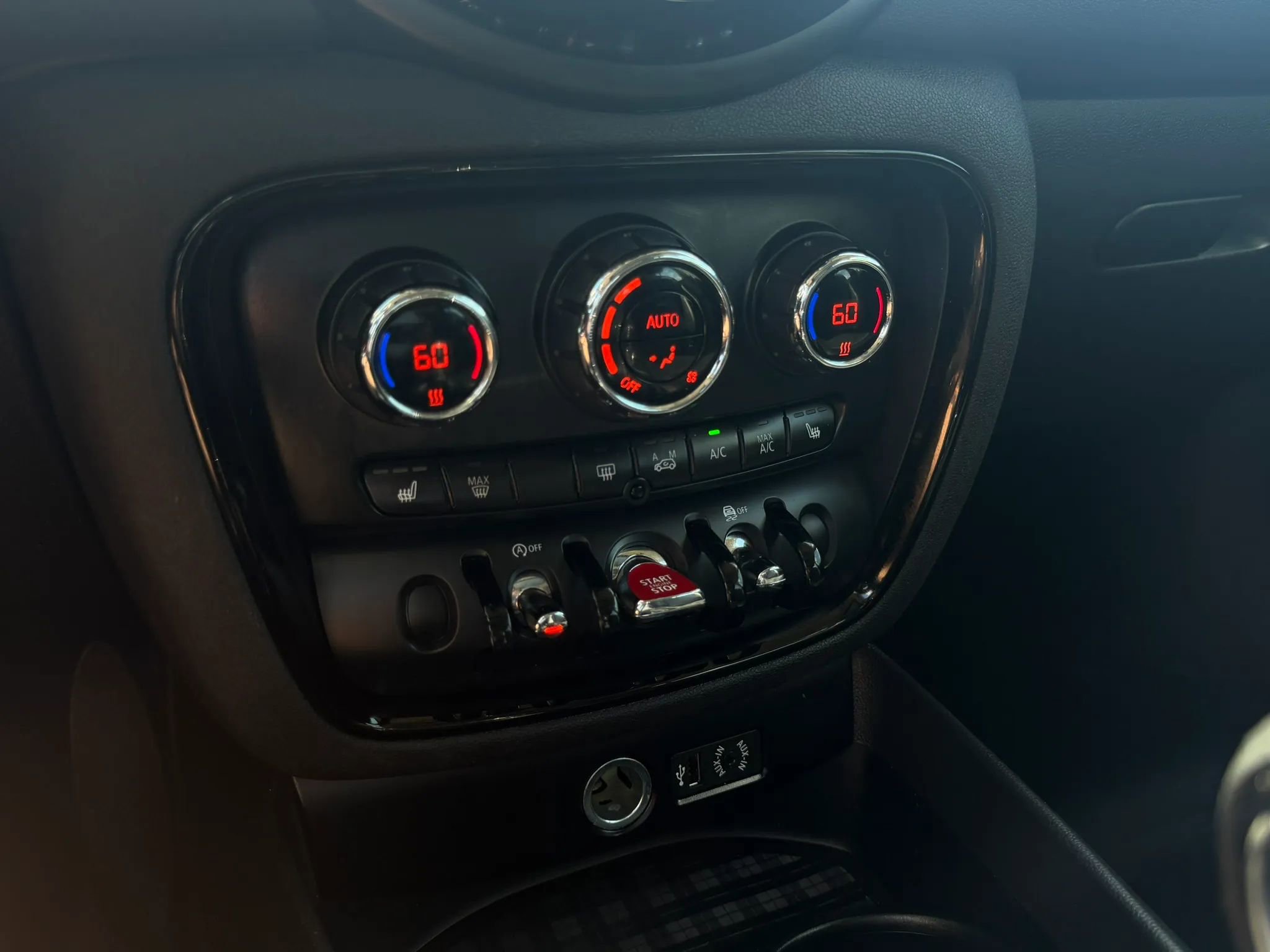 Used 2017 MINI Cooper Clubman ALL4 AWD/4WD image 23