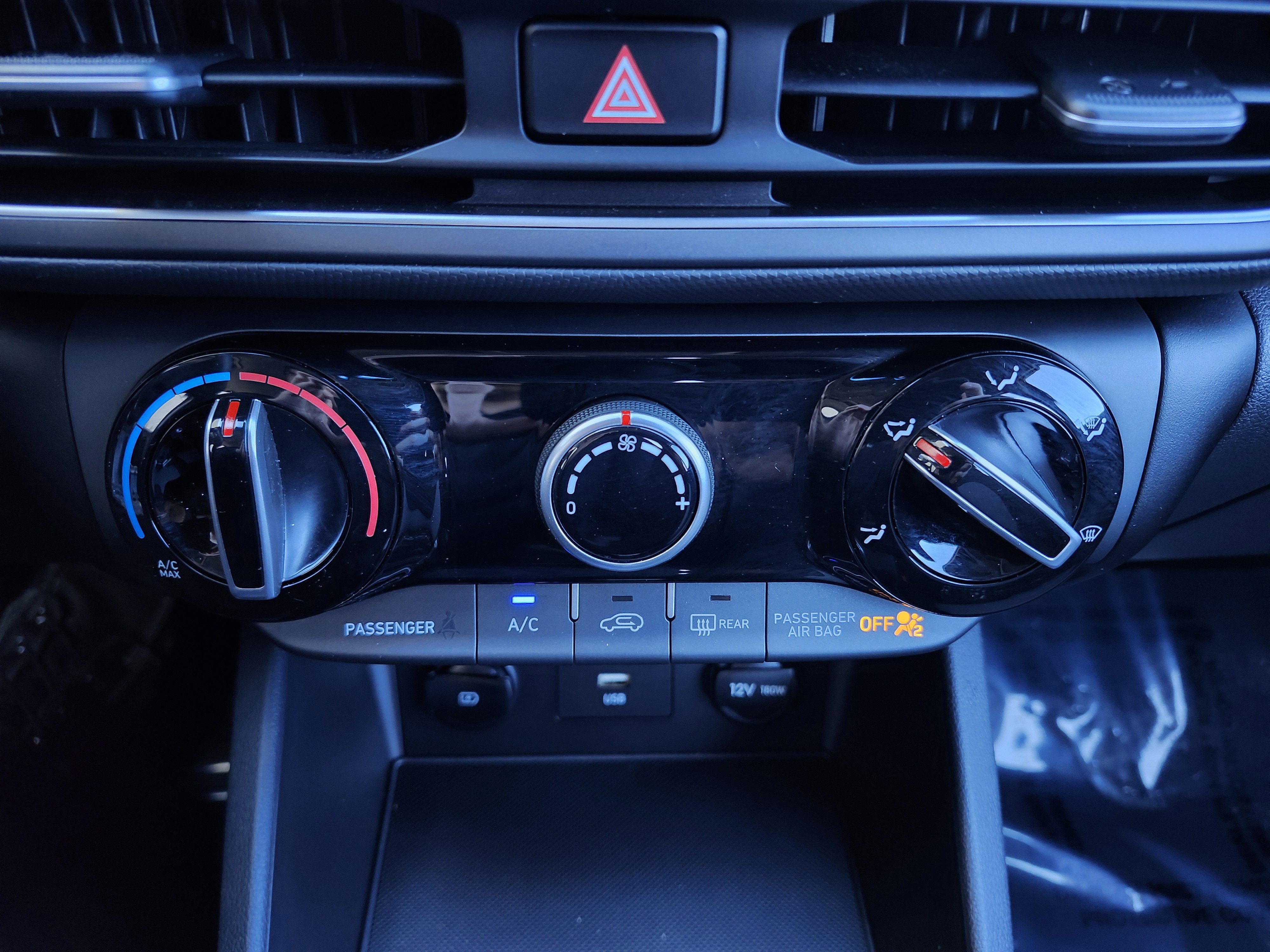 Used 2023 Hyundai Kona SE w/ Cargo Package image 8