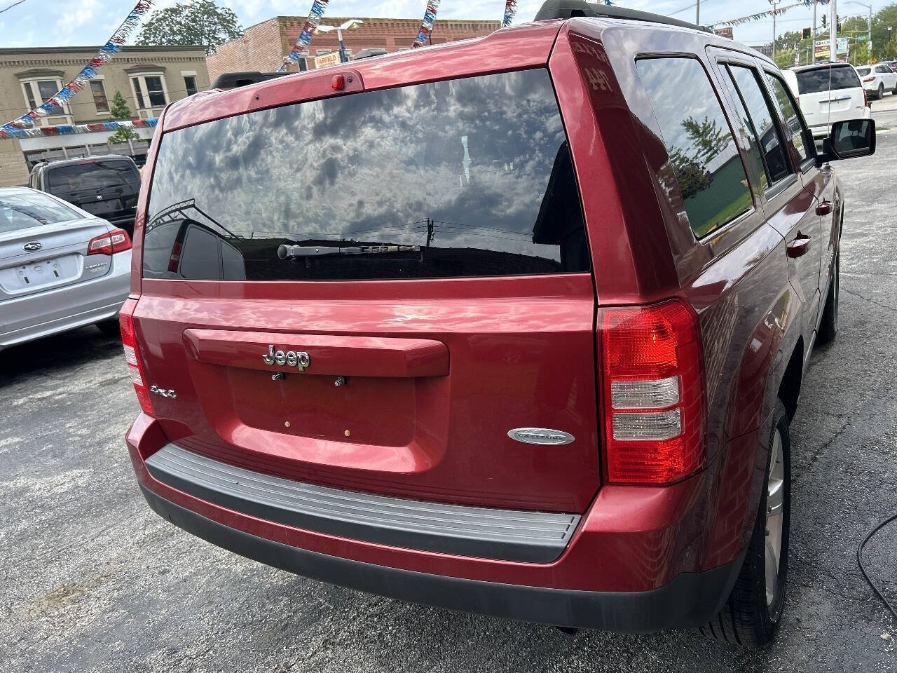 Used 2012 Jeep Patriot Latitude w/ Sun/Sound Group AWD/4WD image 3