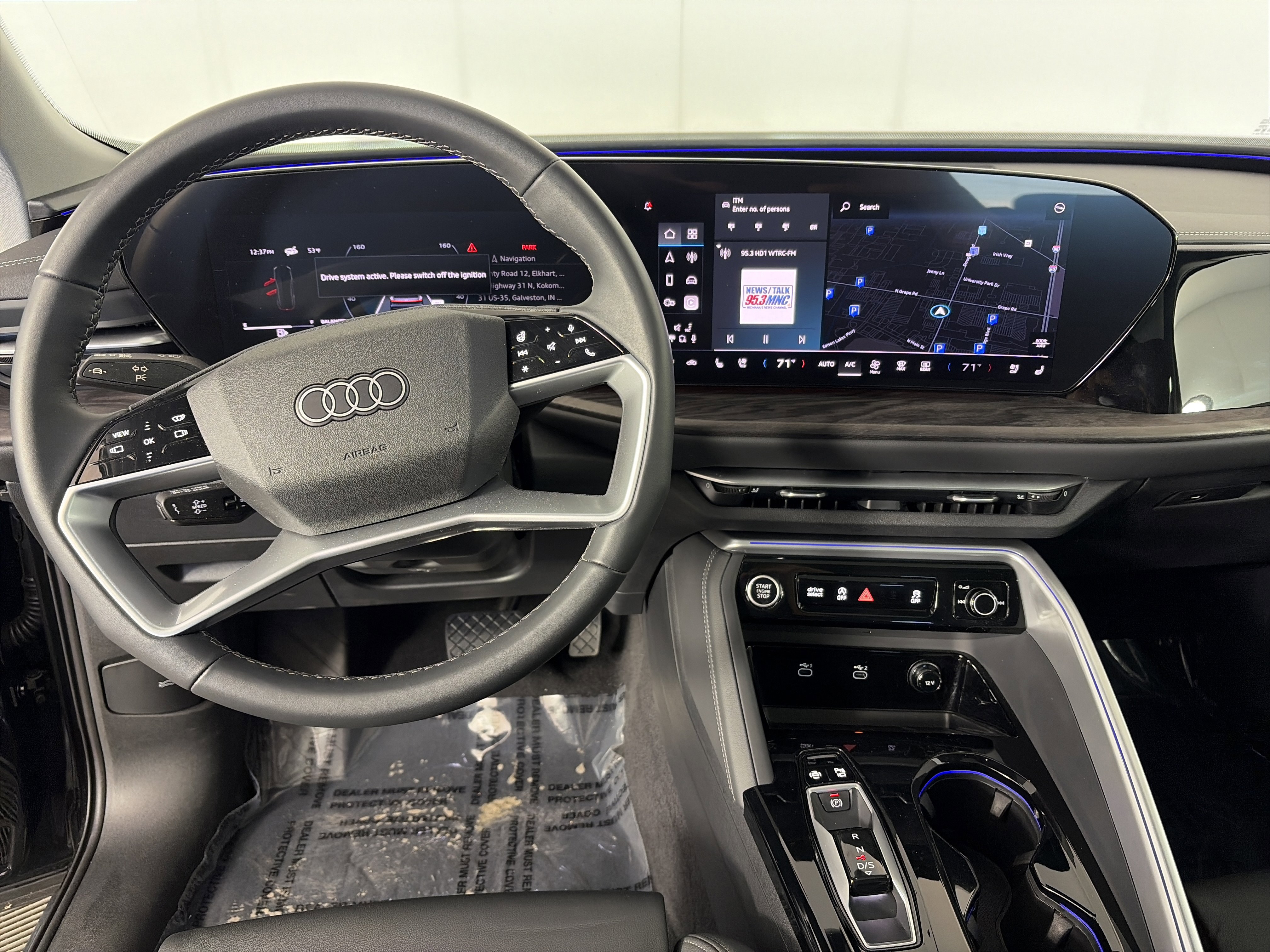 Used 2025 Audi Q5 Premium Plus w/ Premium Plus AWD/4WD image 3