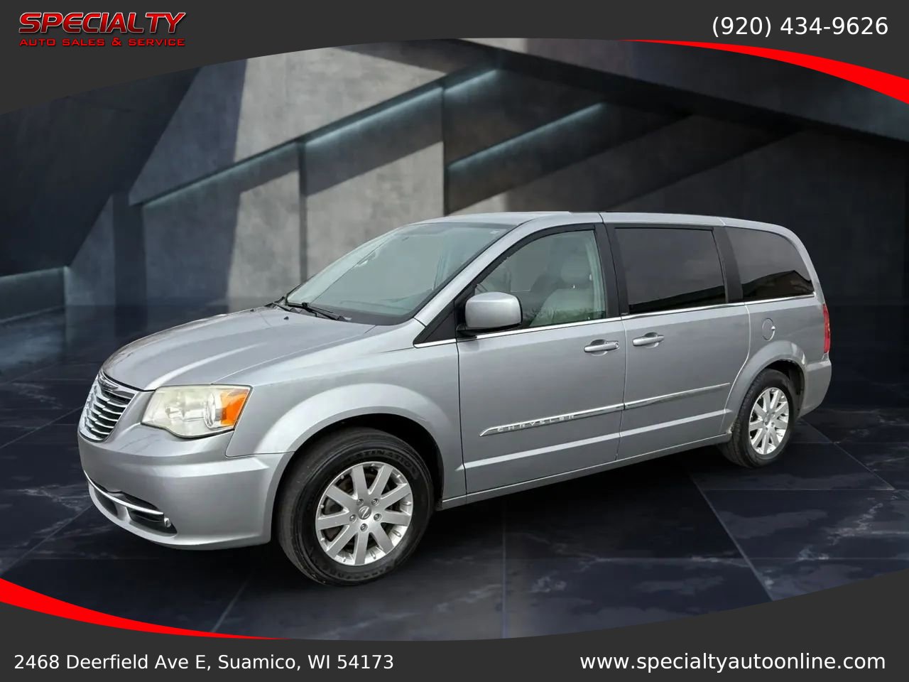 Used 2013 Chrysler Town & Country Touring FWD image 6