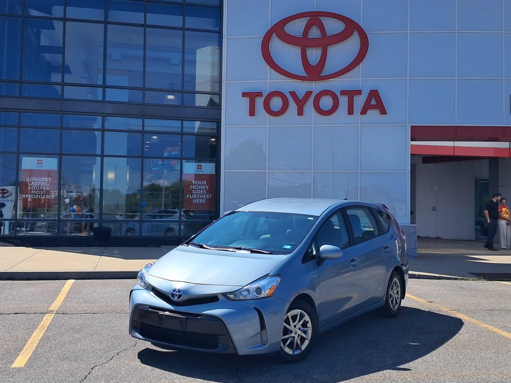 Used 2017 Toyota Prius V Three FWD image 1