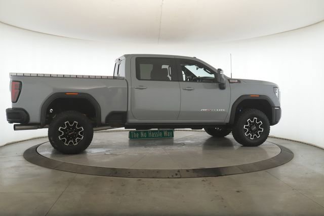 Used 2025 GMC Sierra 2500 AT4X image 6