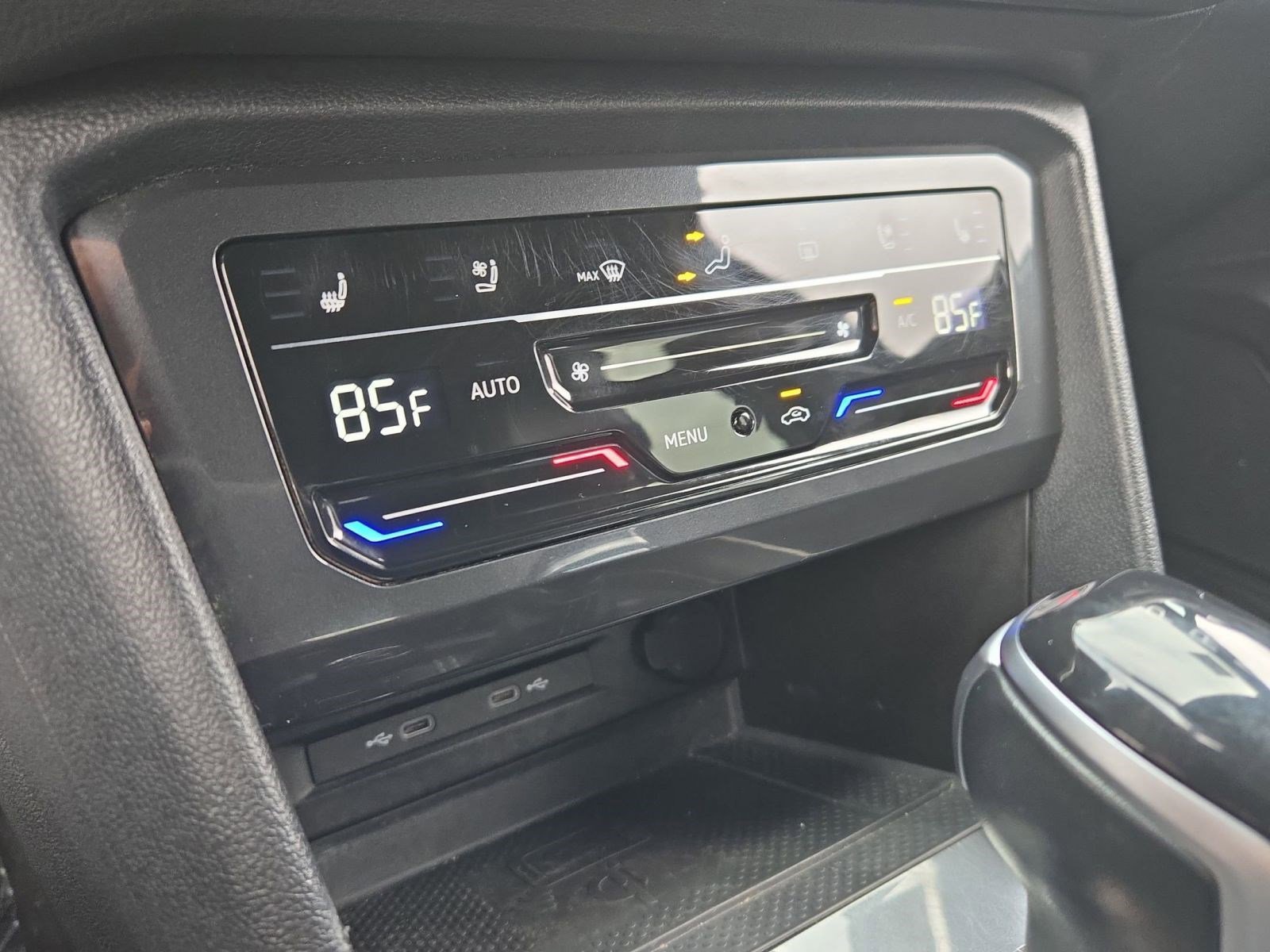 Used 2023 Volkswagen Tiguan SEL R-Line image 17