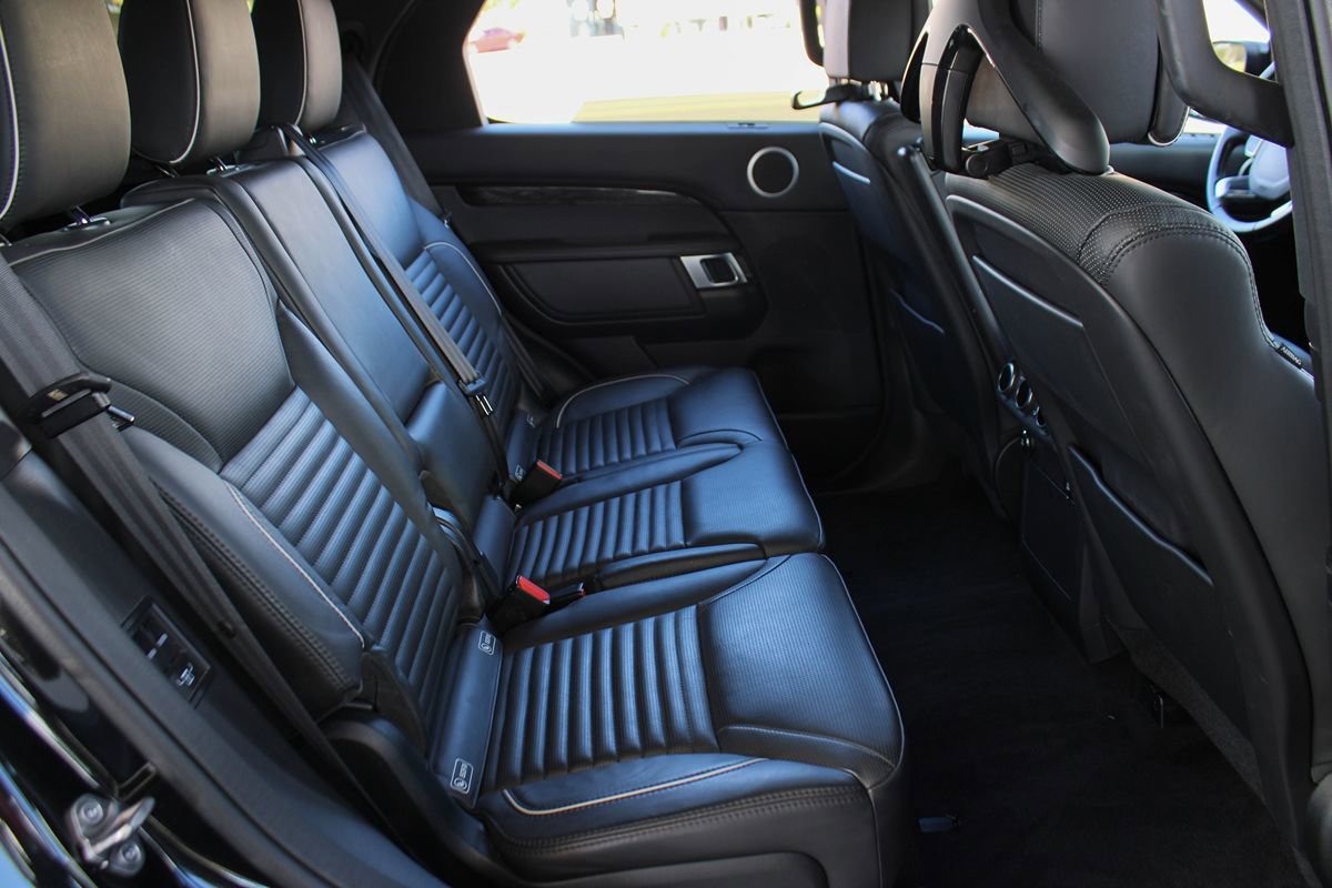 Used 2018 Land Rover Discovery HSE Luxury AWD/4WD image 19