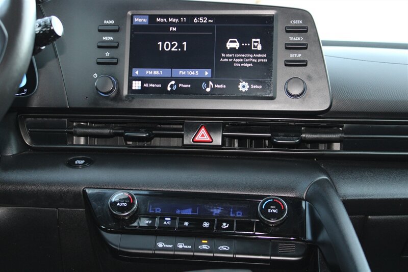 Used 2025 Hyundai Elantra Sport FWD image 23