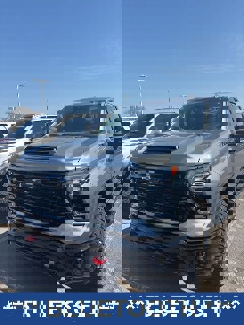 Used 2025 Chevrolet Silverado 2500 LTZ w/ LTZ Plus Package image 8