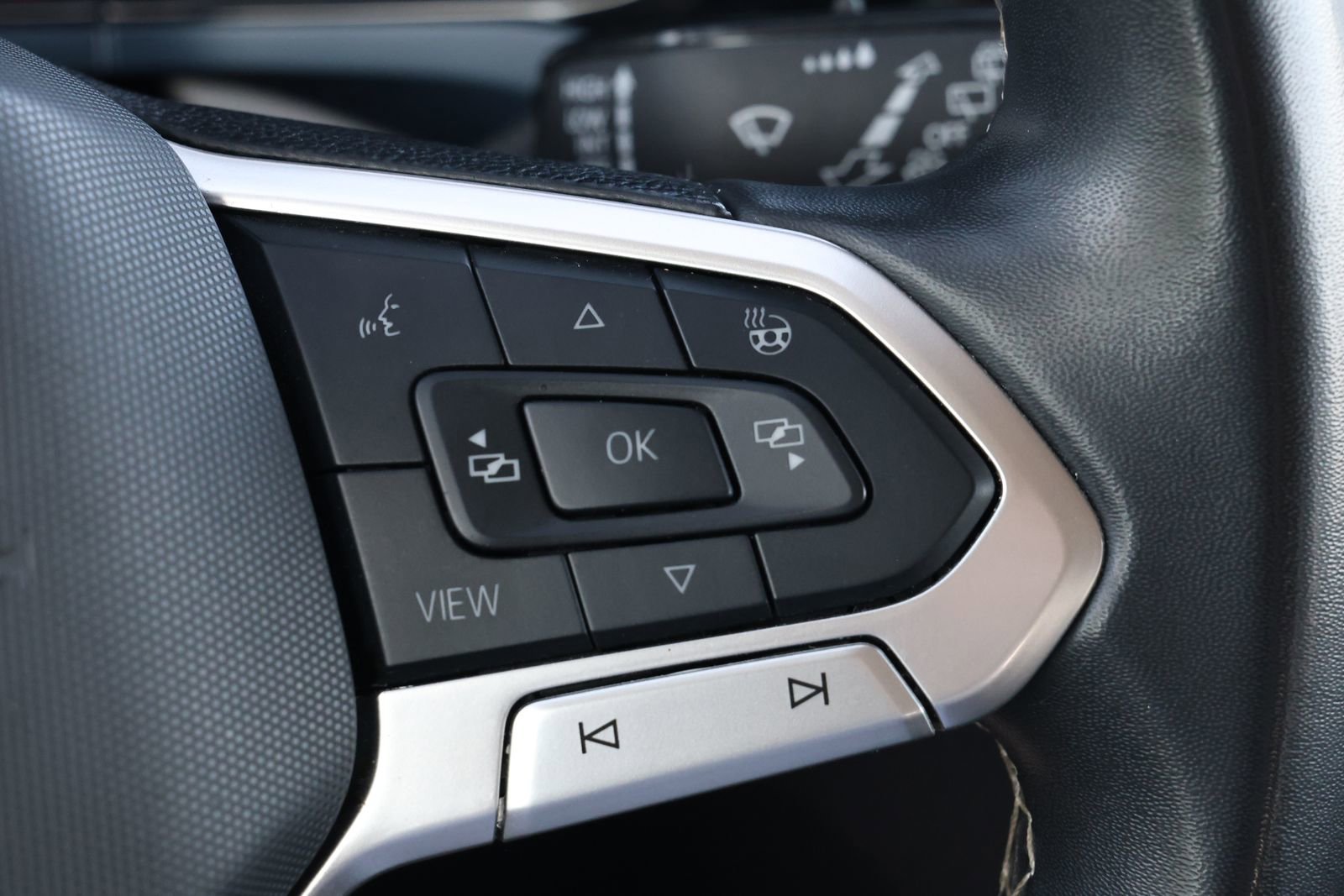 Used 2024 Volkswagen Taos SE image 19