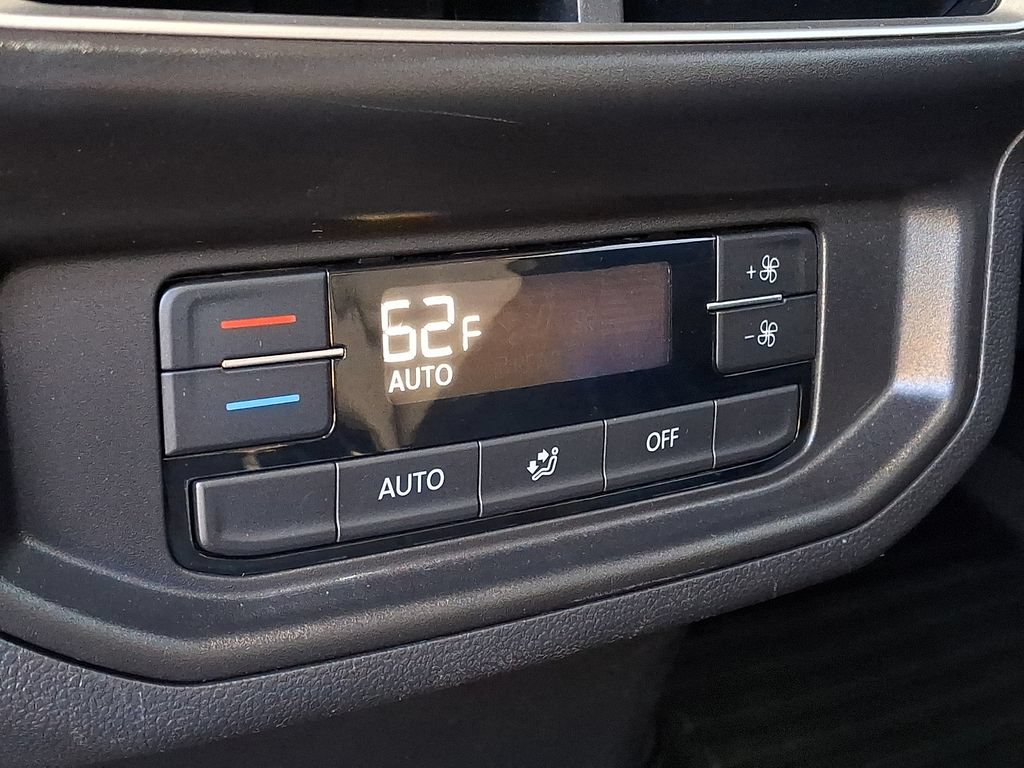 Used 2025 Volkswagen Atlas SE AWD/4WD image 12