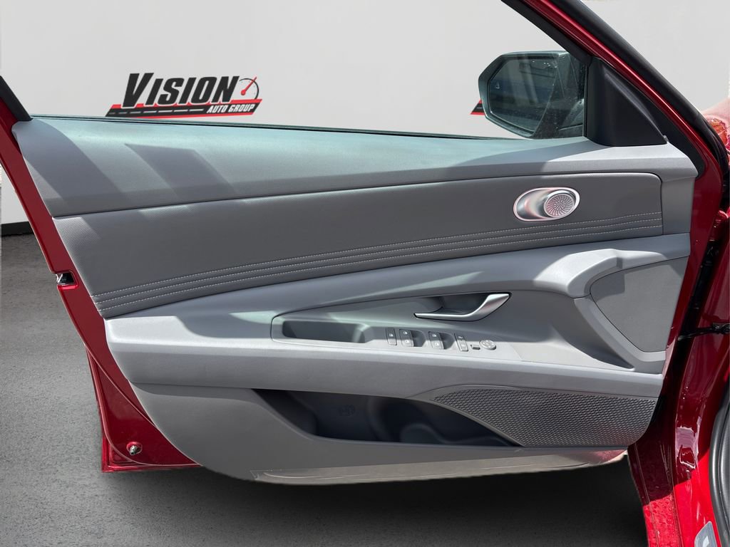 New 2025 Hyundai Elantra Sport image 12