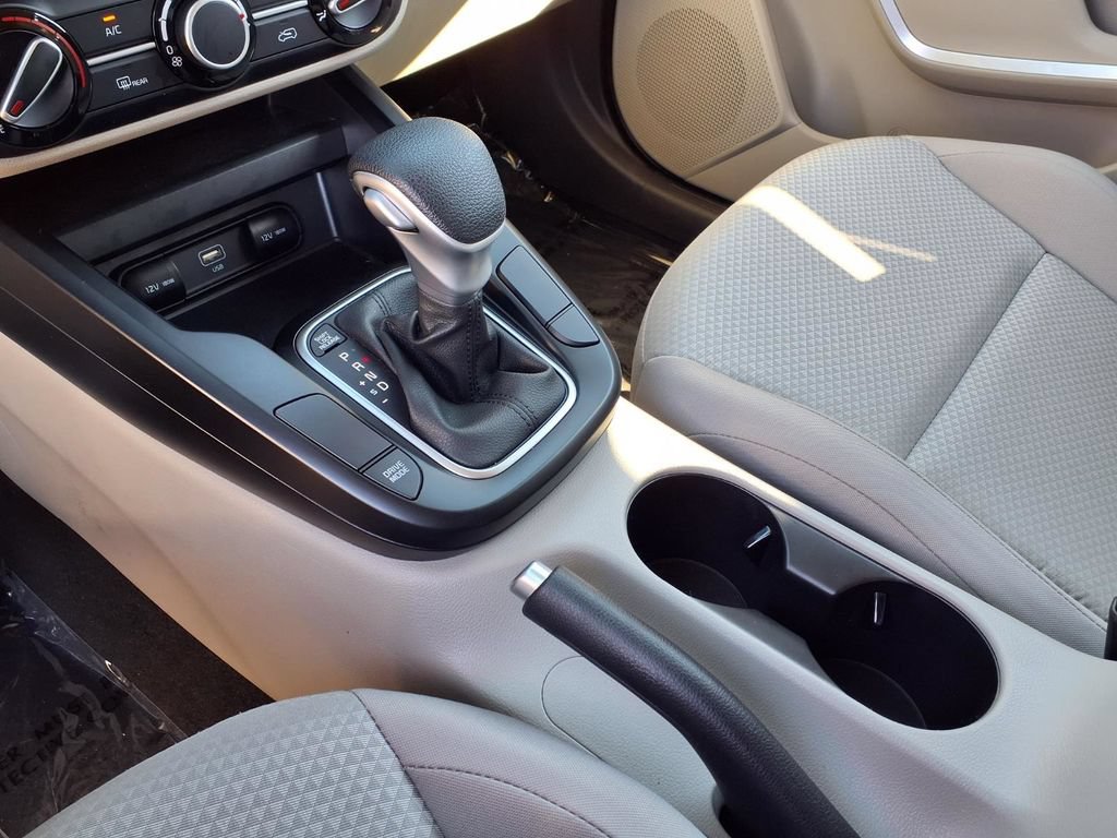 Certified 2025 Kia Soul LX w/ LX Technology Package FWD image 20