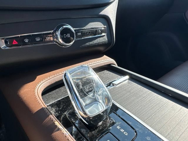 Used 2024 Volvo XC90 B6 Ultimate w/ Protection Package Premier AWD/4WD image 11