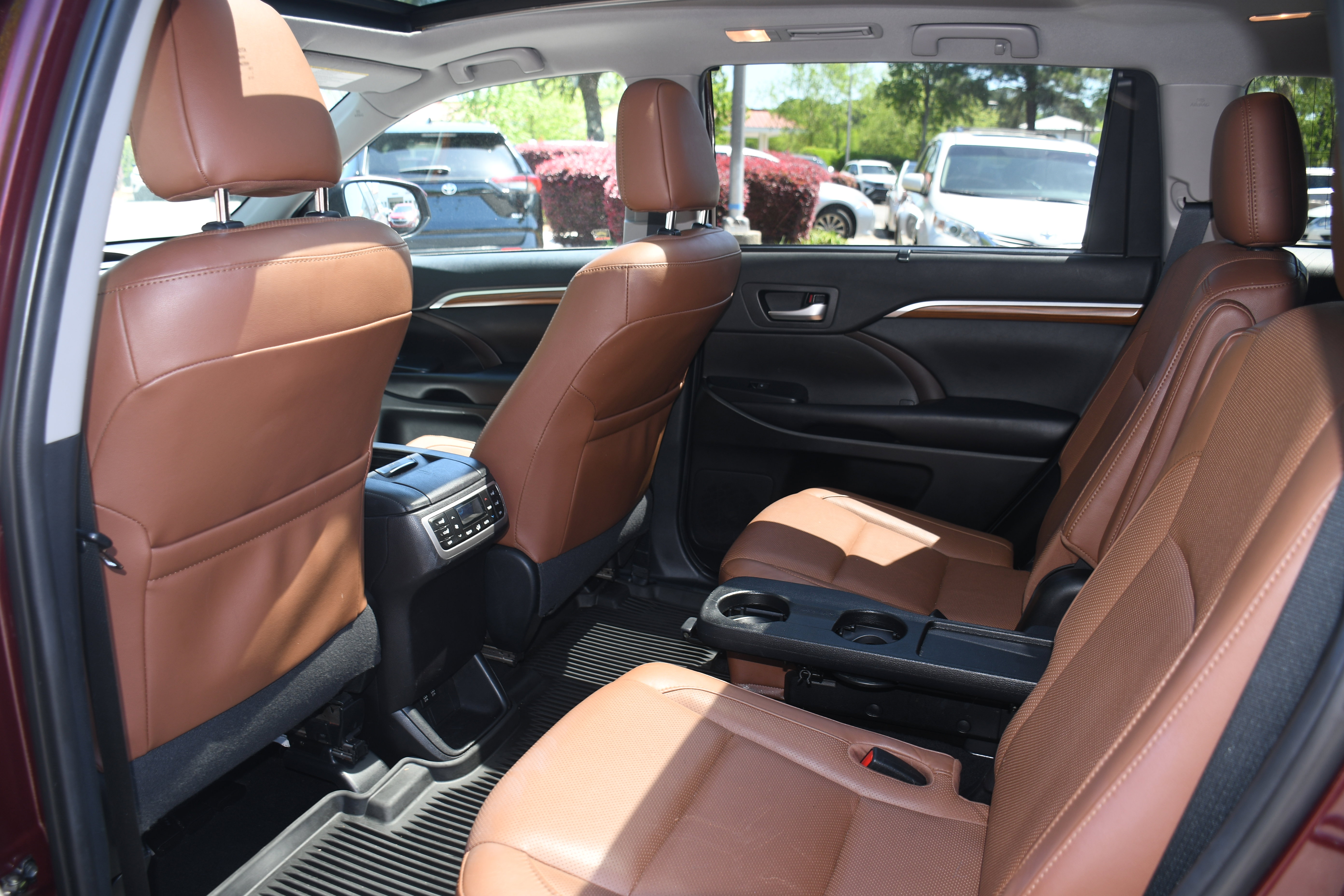 Used 2019 Toyota Highlander Limited Platinum image 17