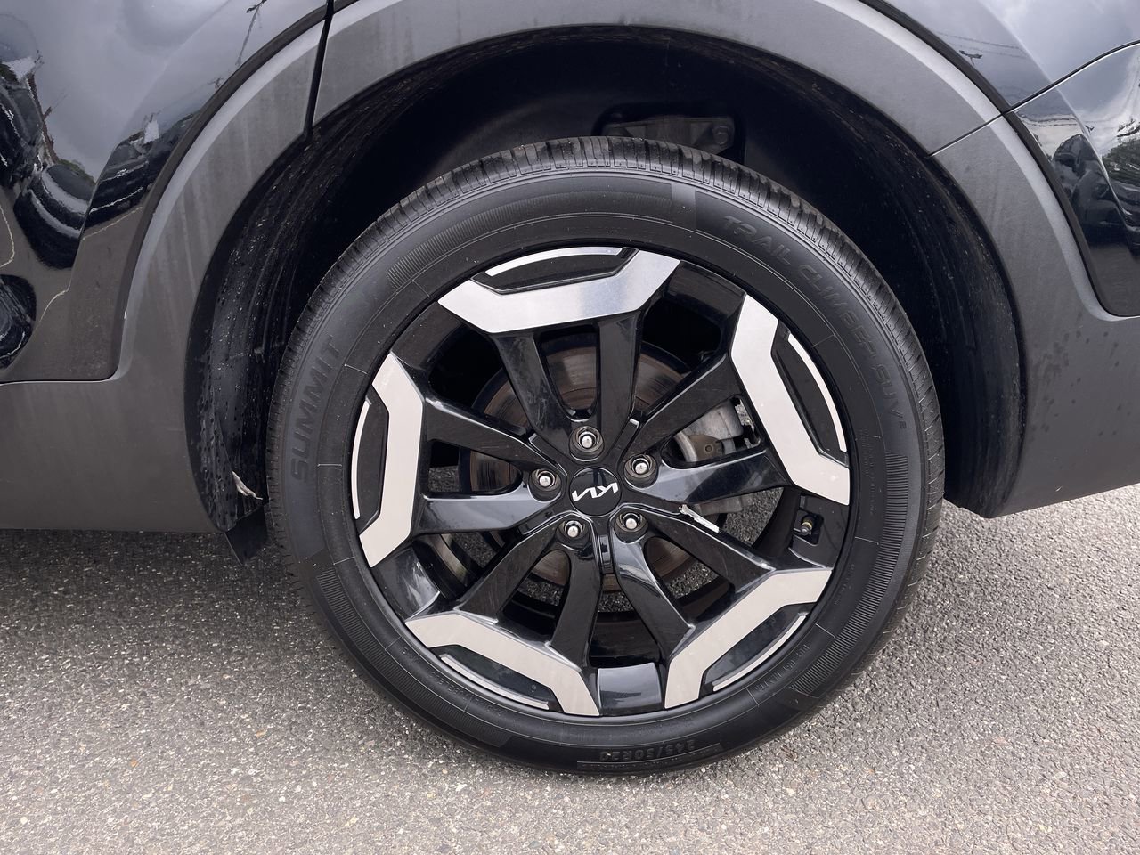 Certified 2024 Kia Telluride EX w/ EX Captain's Chair Package AWD/4WD image 10