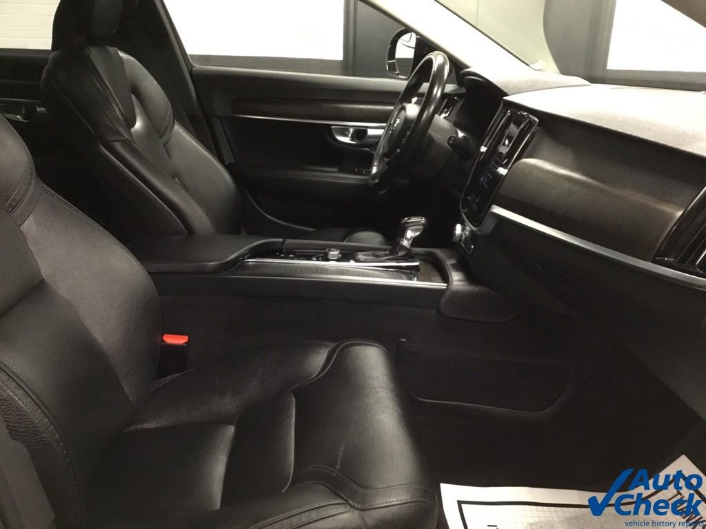 Used 2020 Volvo V90 T6 Cross Country image 36