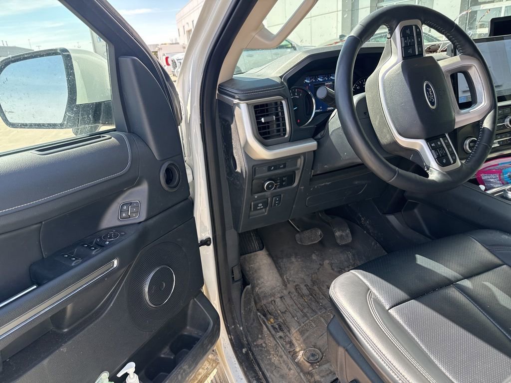 Used 2024 Ford Expedition Max XLT image 11