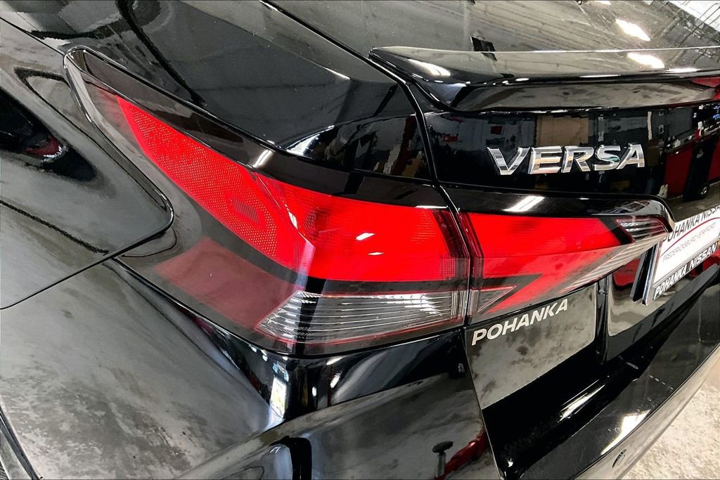 Used 2025 Nissan Versa SR w/ Trunk Package image 28