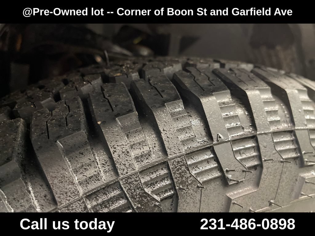 Used 2015 Nissan Xterra PRO-4X AWD/4WD image 11