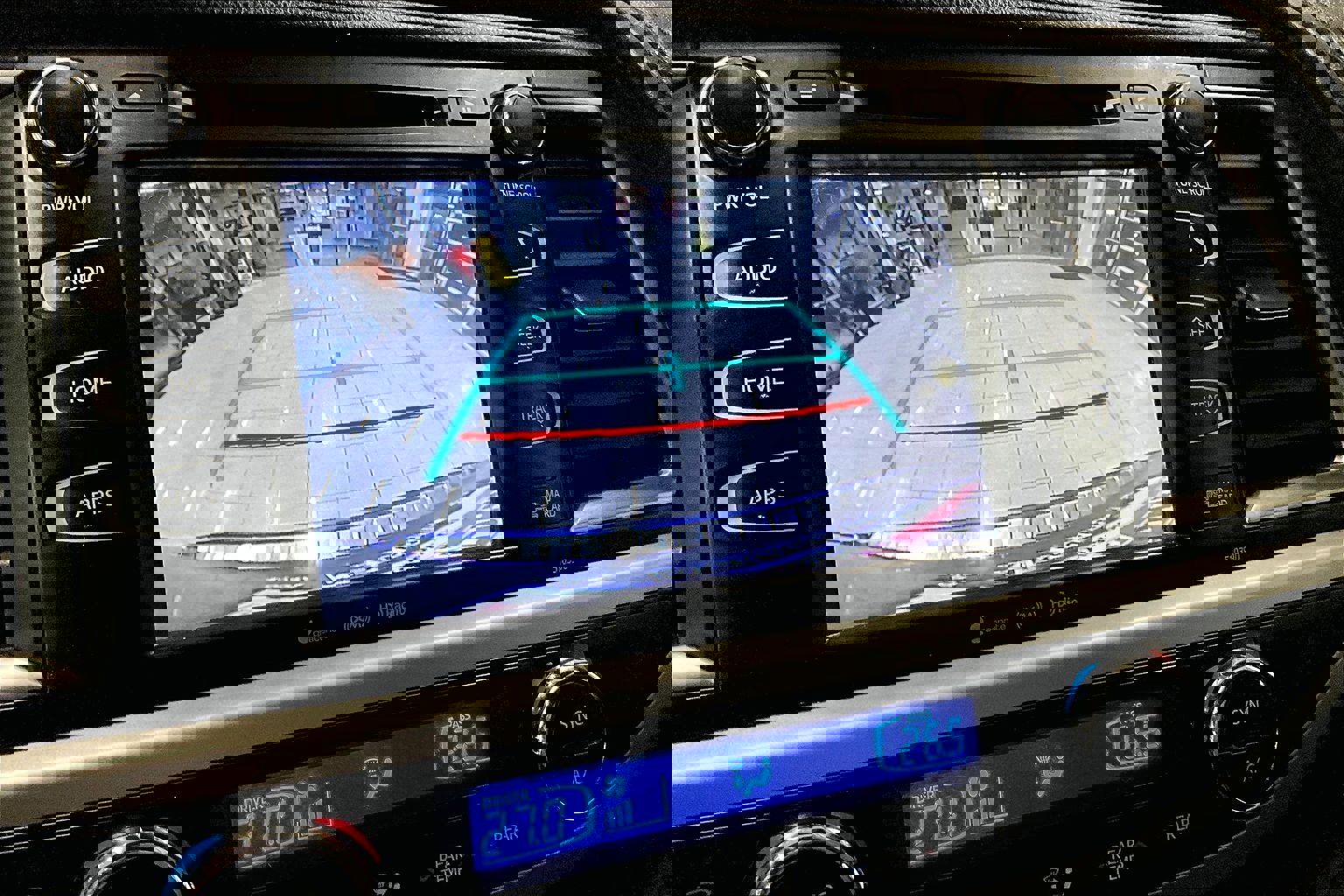 Used 2019 Toyota Highlander SE image 20