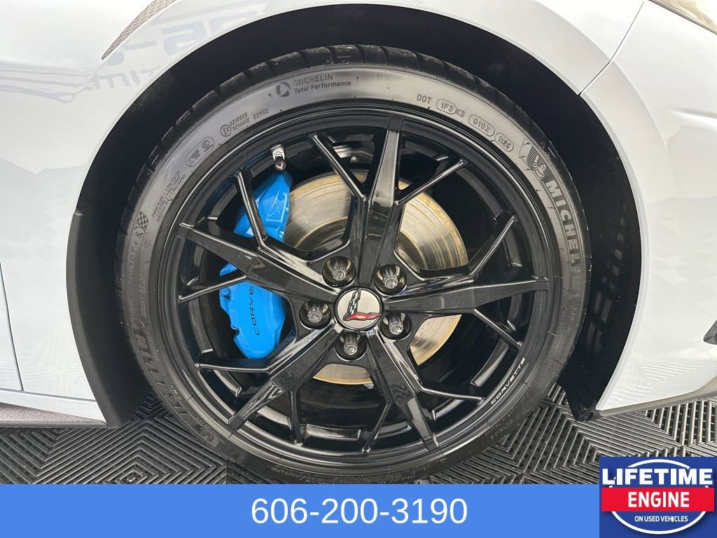 Used 2021 Chevrolet Corvette Stingray Premium Conv w/ Z51 Performance Package image 14