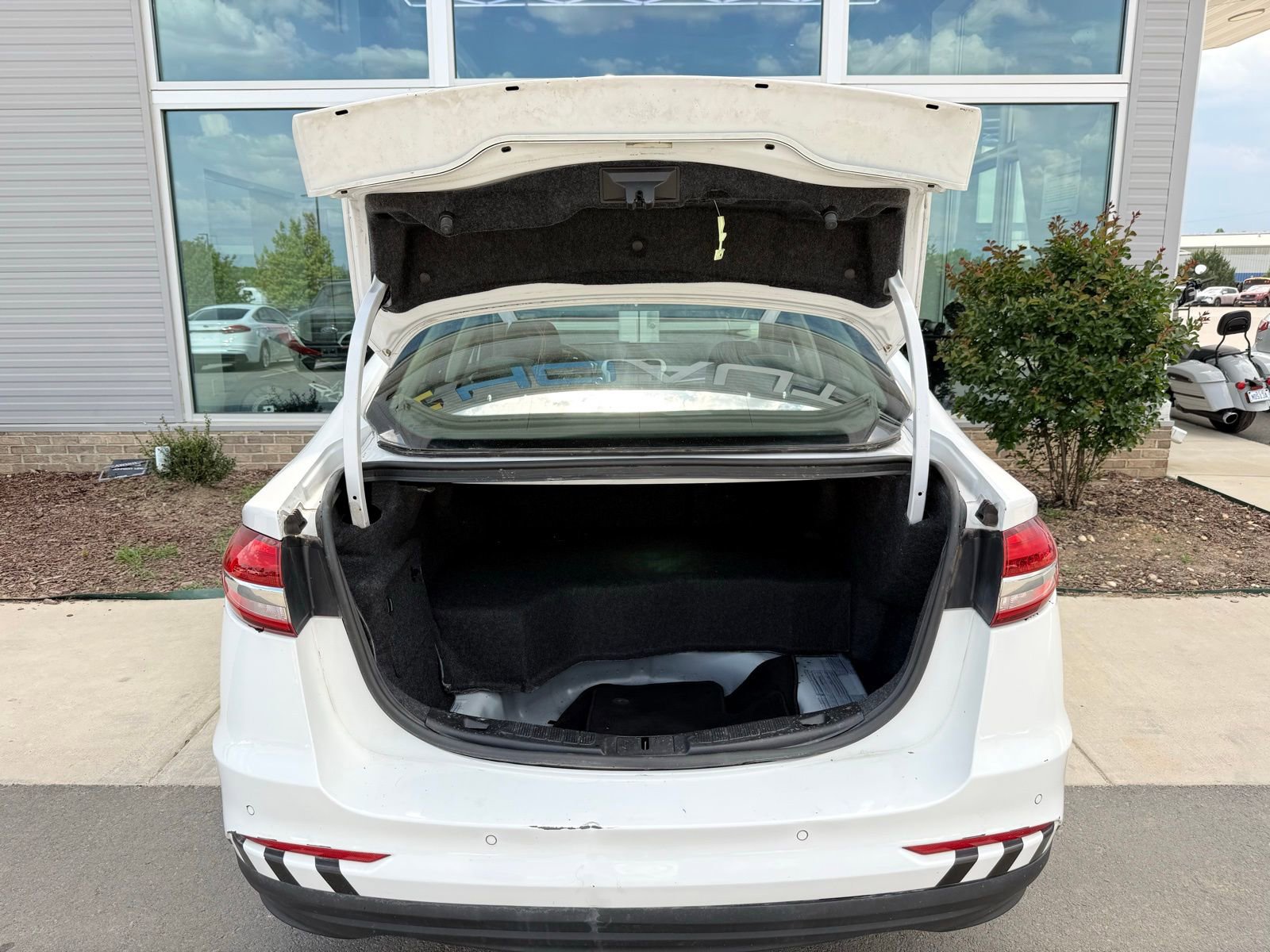 Used 2020 Ford Fusion SE FWD image 38