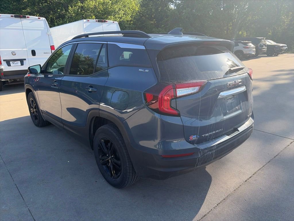 Used 2024 GMC Terrain SLE w/ Driver Convenience Package AWD/4WD image 9