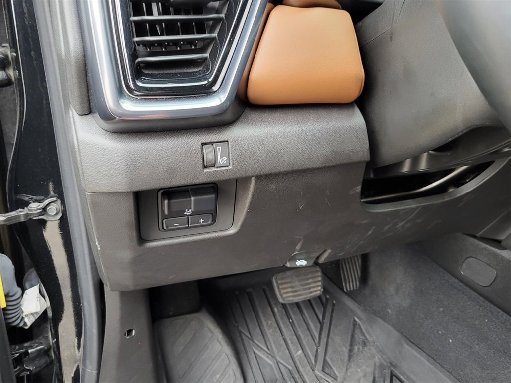 Used 2024 GMC Canyon AT4 w/ AT4 Premium Package image 18