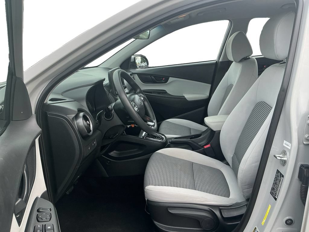 Used 2022 Hyundai Kona SE FWD image 14