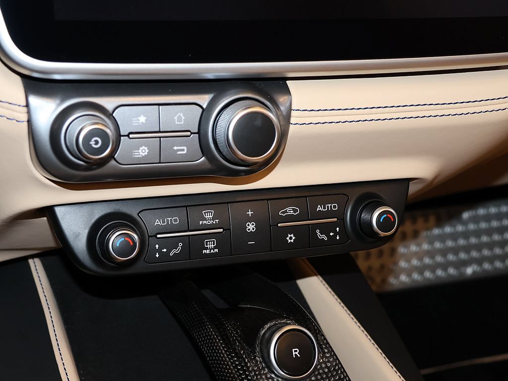 Certified 2020 Ferrari Portofino RWD image 76