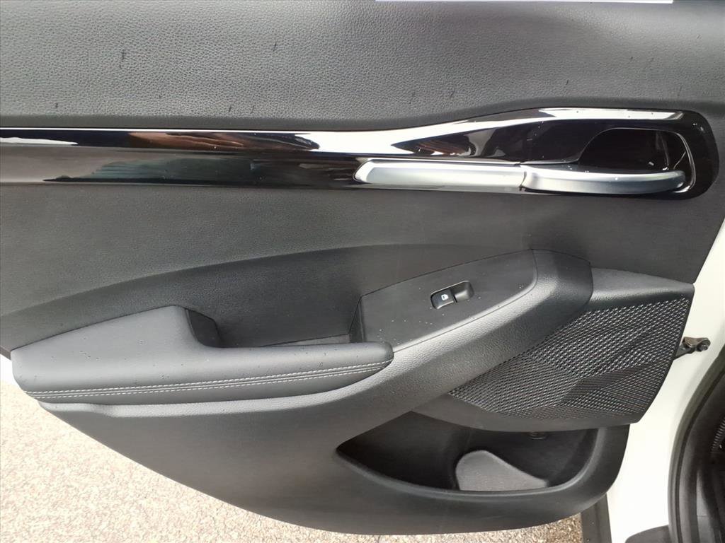 Used 2025 Kia Seltos EX w/ EX Sunroof Package image 32