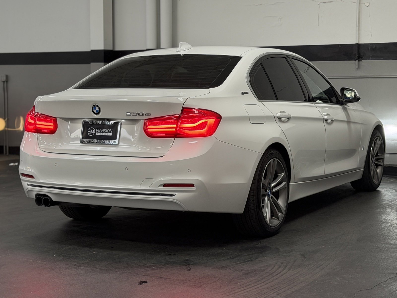 Used 2018 BMW 330e image 12