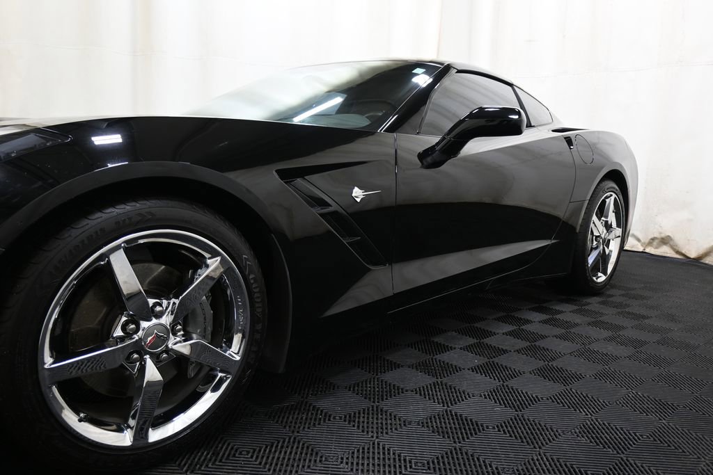 Used 2014 Chevrolet Corvette Stingray Coupe w/ 2LT Preferred Equipment Group image 5