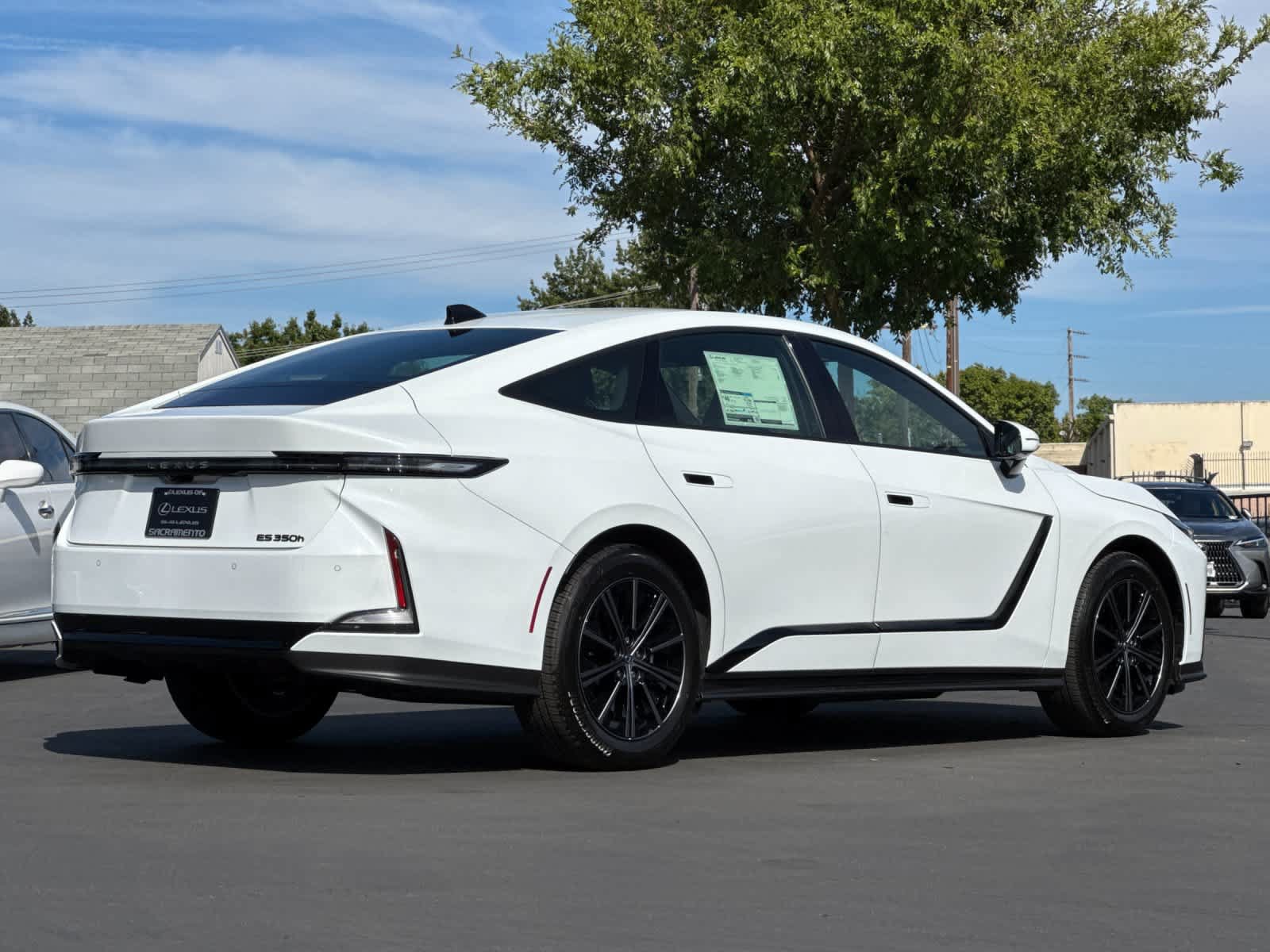 New 2026 Lexus ES 350h FWD image 2