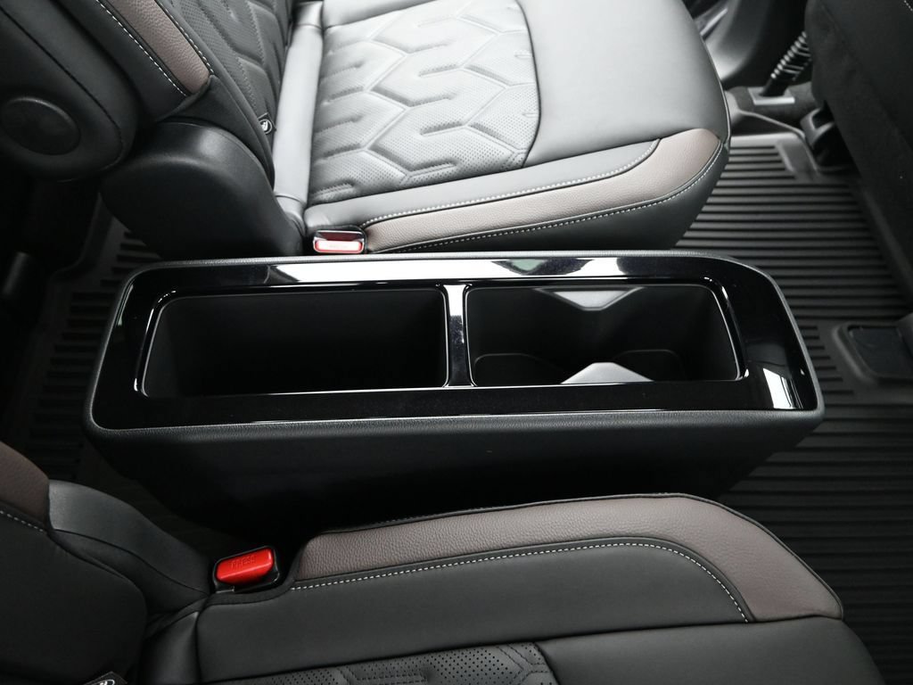 New 2026 Nissan Pathfinder Platinum FWD image 16