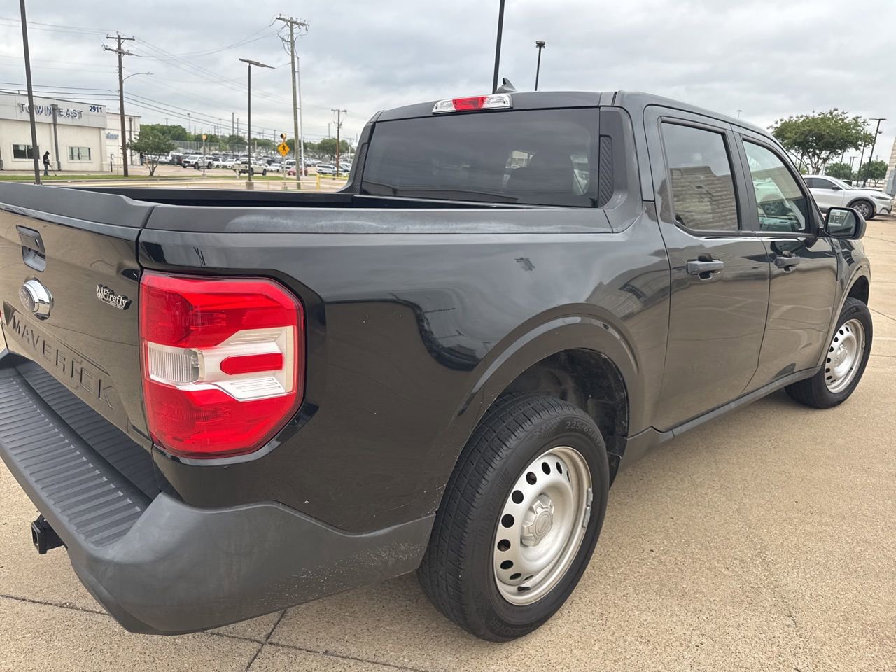 Used 2022 Ford Maverick XL FWD image 5