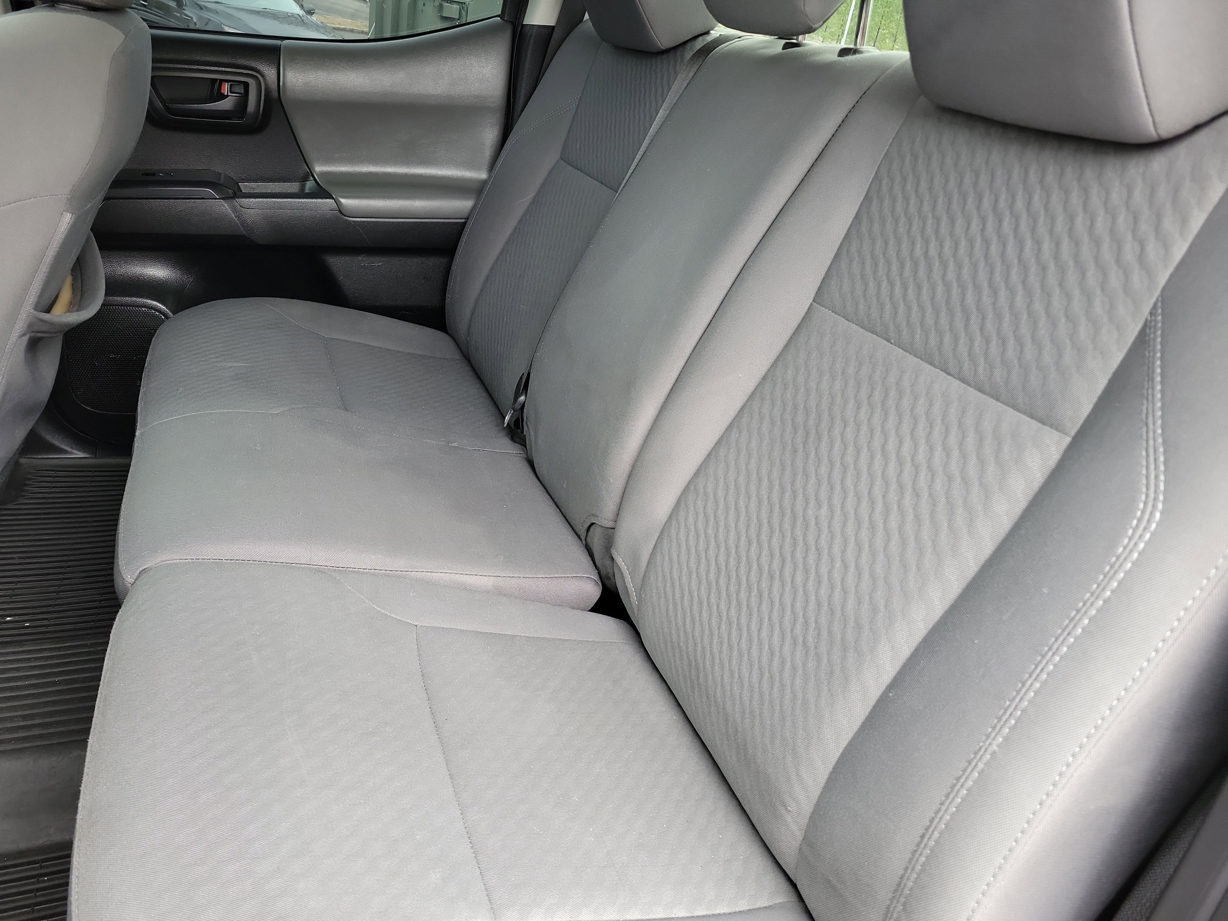 Used 2020 Toyota Tacoma SR w/ SR Convenience Package image 6