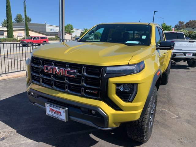 Used 2023 GMC Canyon AT4 w/ AT4 Premium Package AWD/4WD image 2