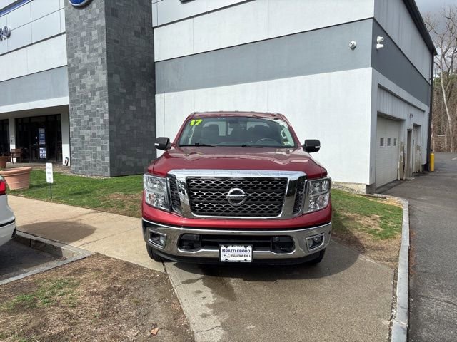 Used 2017 Nissan Titan SV image 9