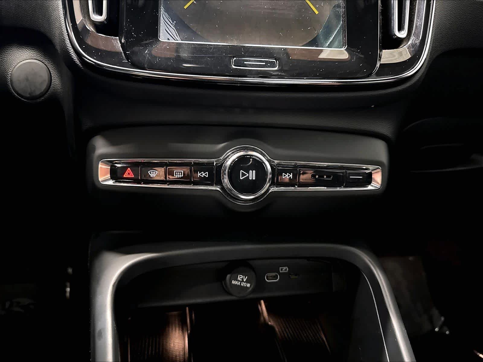 Used 2021 Volvo XC40 P8 Recharge w/ Advanced Package AWD/4WD image 33
