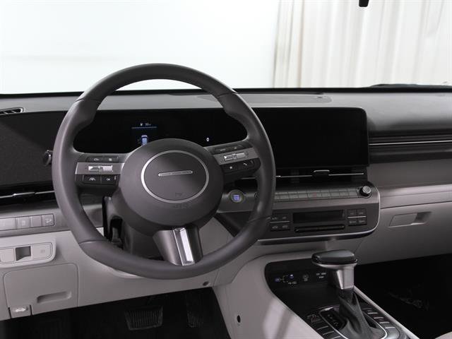 Certified 2025 Hyundai Kona SEL image 6