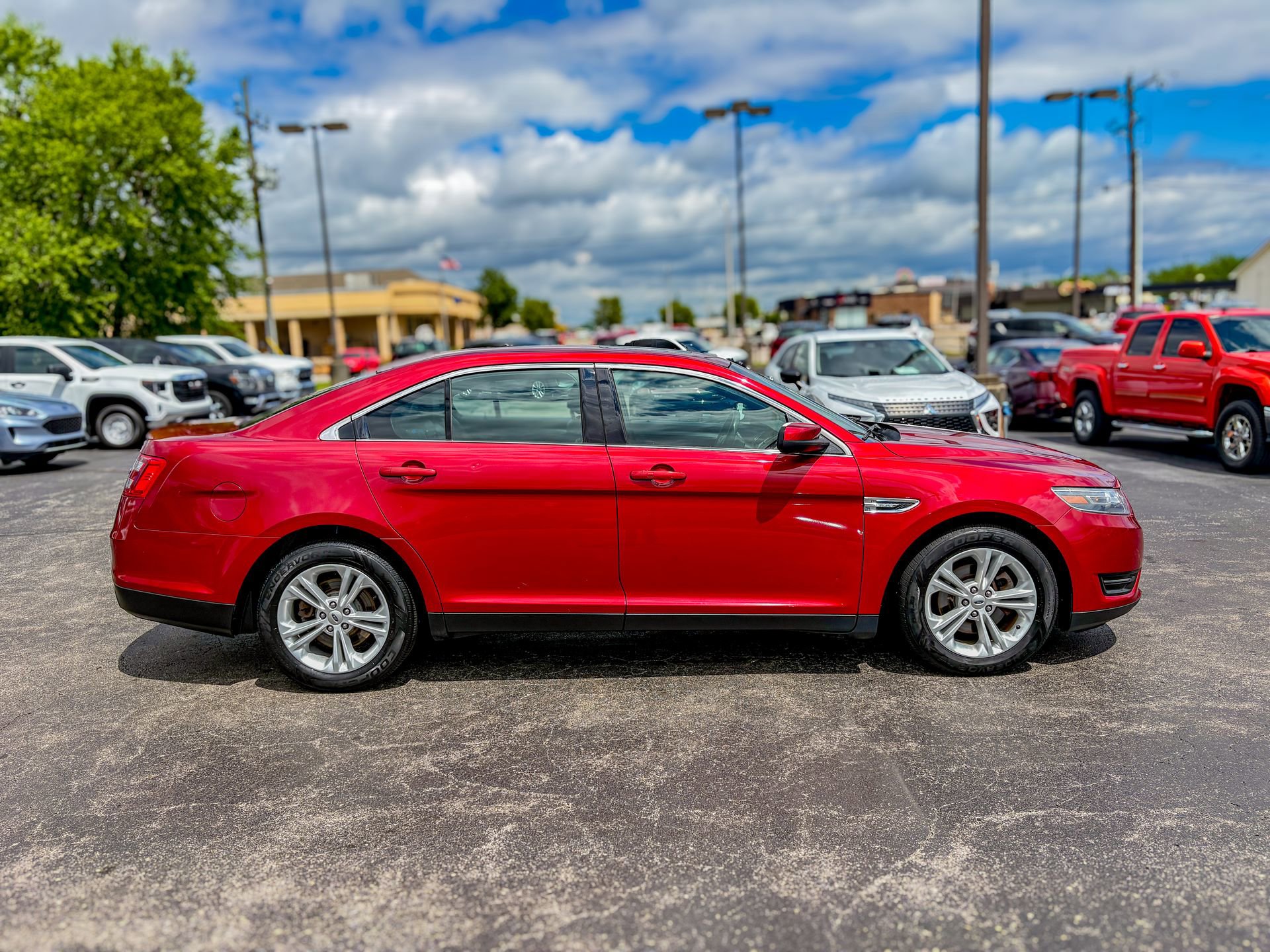 Used 2018 Ford Taurus SEL w/ Equipment Group 201A FWD image 19
