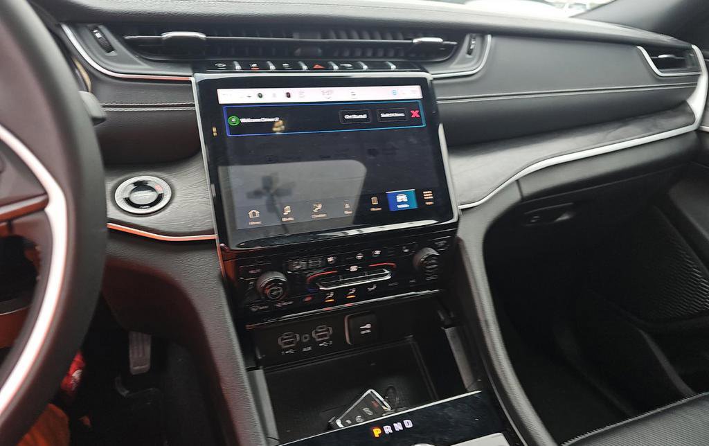 Used 2024 Jeep Grand Cherokee L Limited w/ Luxury Tech Group II image 7