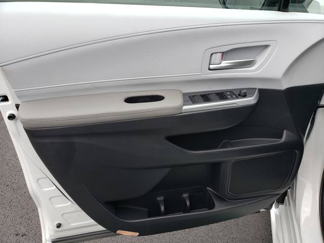 New 2026 Toyota Sienna XLE FWD image 11