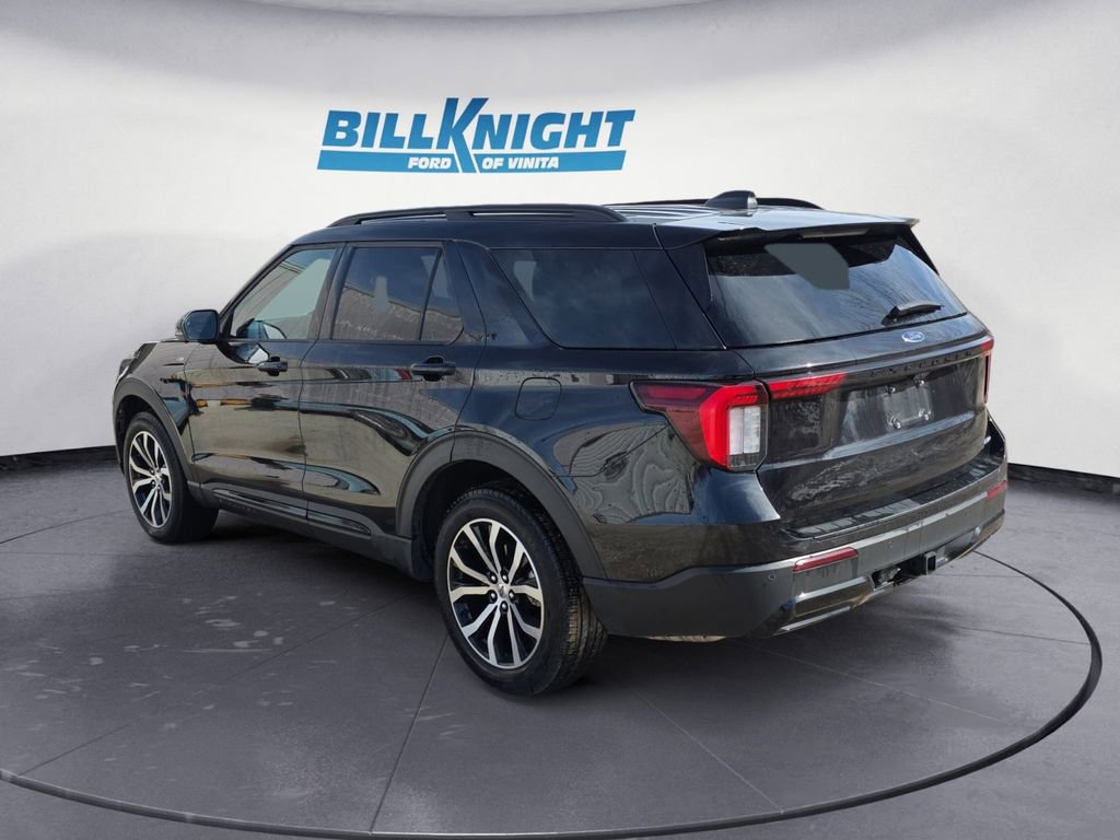 Used 2025 Ford Explorer ST-Line image 3