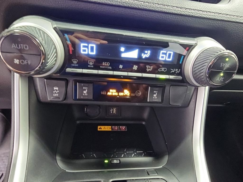 Used 2025 Toyota RAV4 XLE Premium AWD/4WD image 20