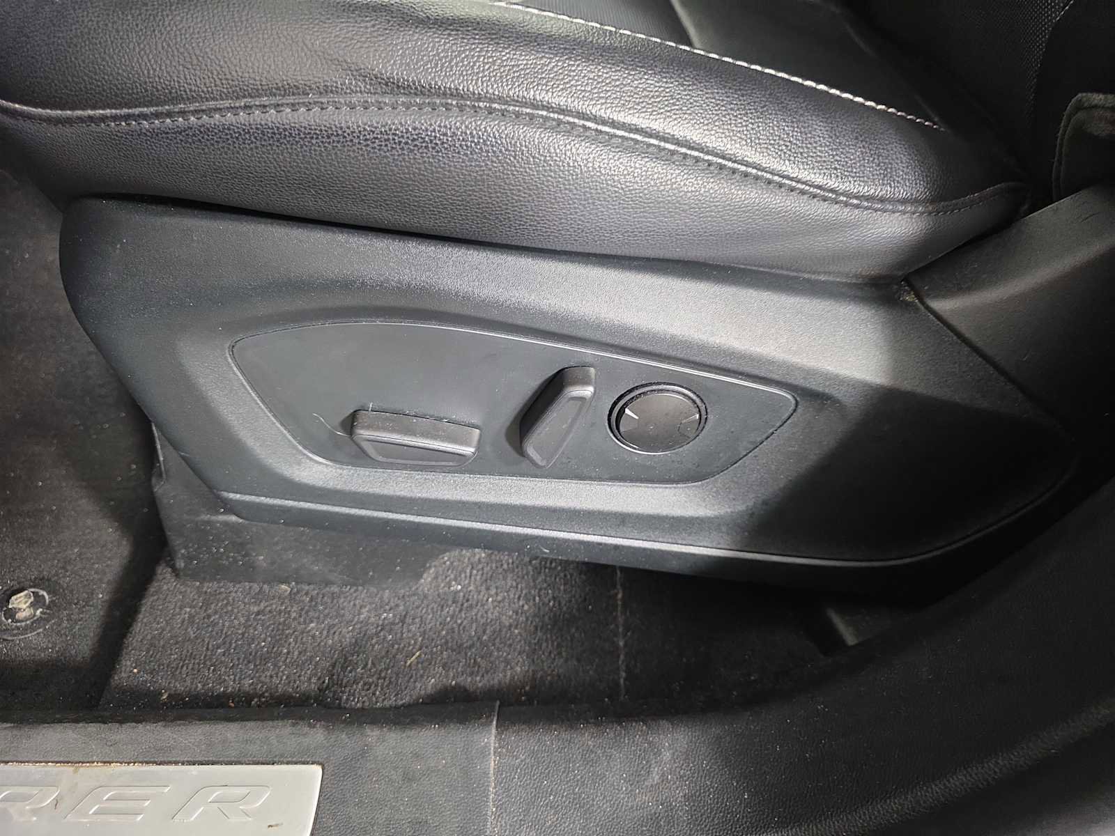 Used 2022 Ford Explorer Limited w/ Equipment Group 301A image 24