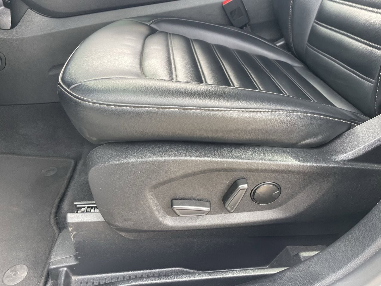 Certified 2024 Ford Edge SEL image 23