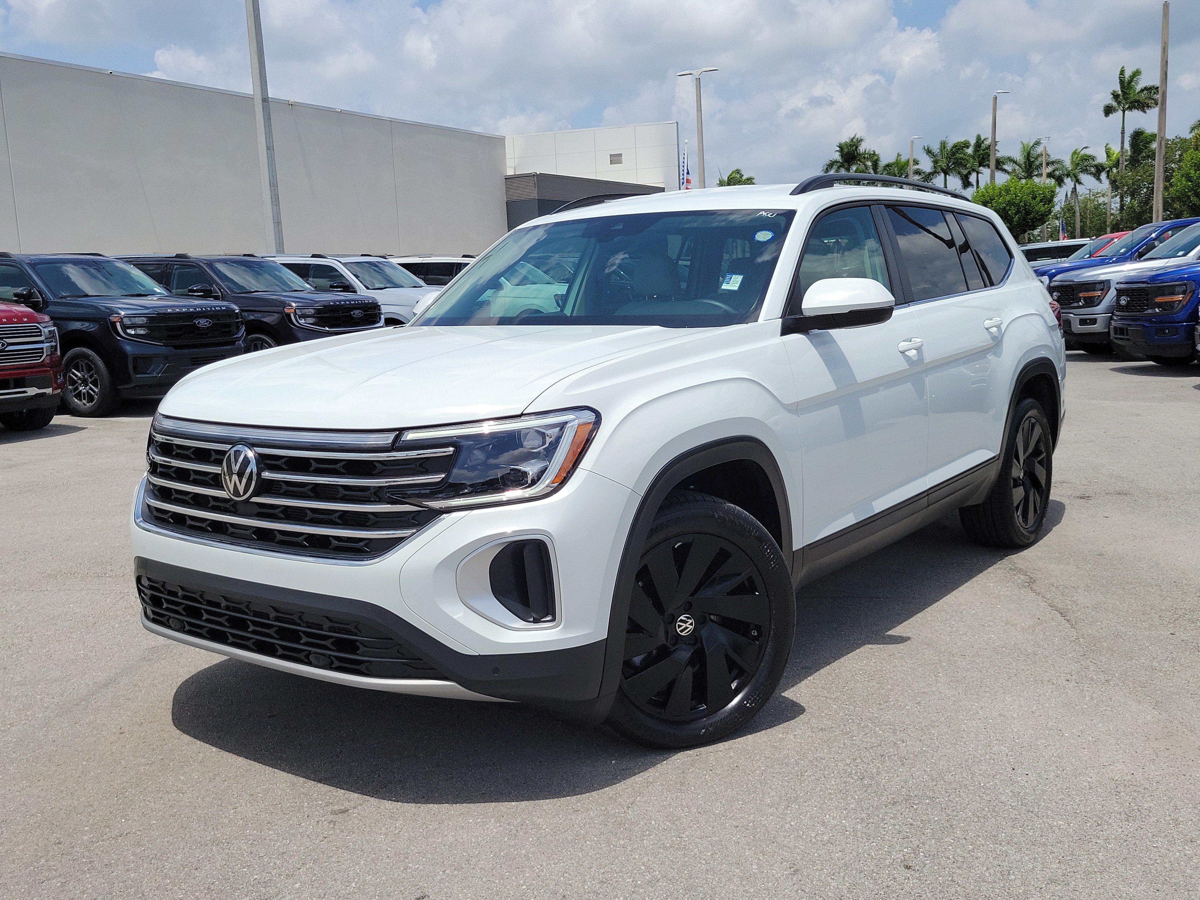 Used 2025 Volkswagen Atlas SE