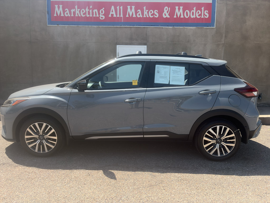 Used 2023 Nissan Kicks SR w/ SR Premium Package FWD image 7