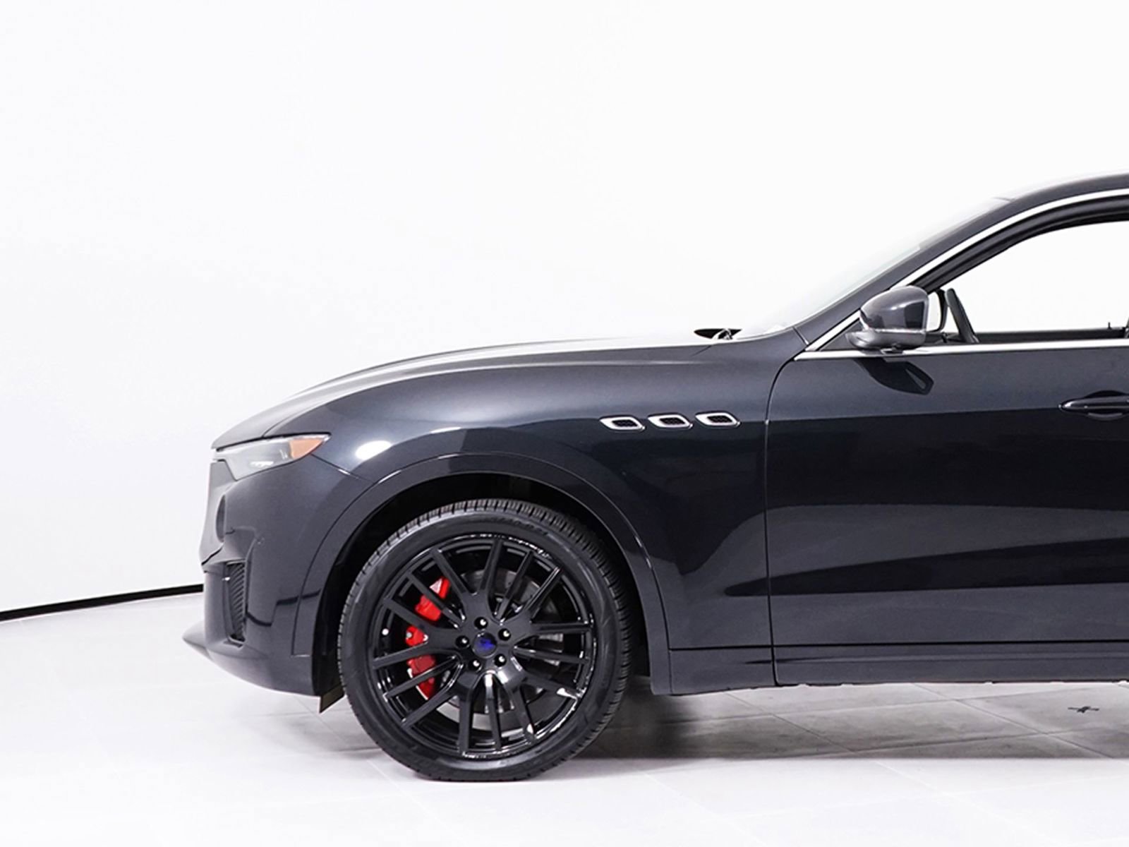 Used 2019 Maserati Levante GTS image 12